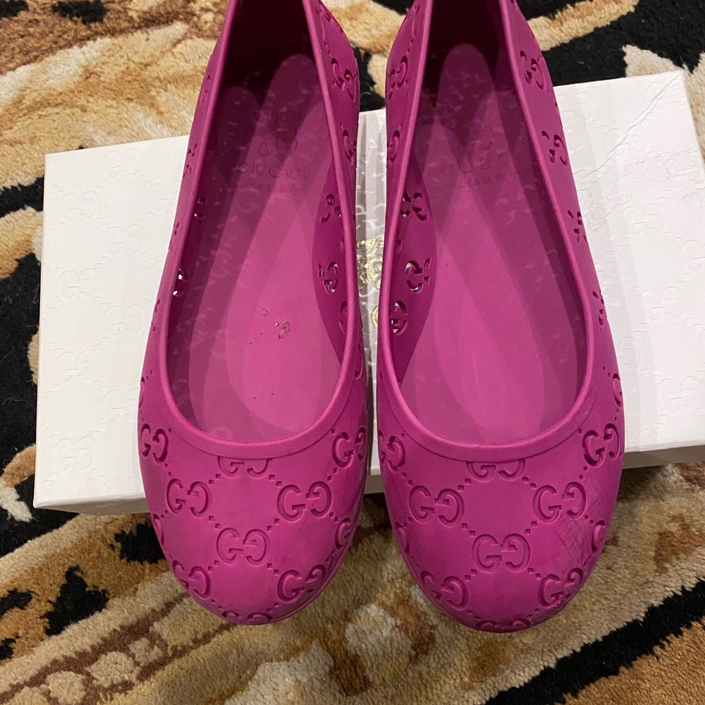 Little girls Gucci size 30 usa12 1/2